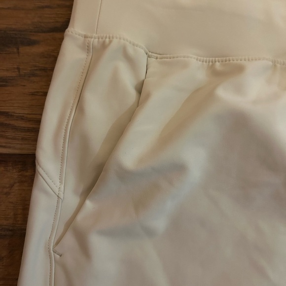 Old Navy New With Tags Light Beige/yellow Shorts - Picture 4 of 8